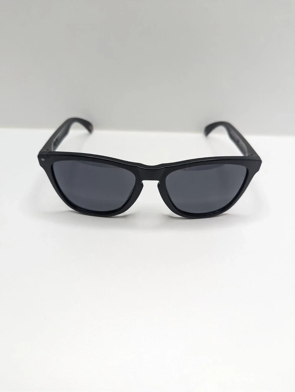 Oakley Frogskins Polished Black Authentic OO9013 Sunglasses Eyewear USA